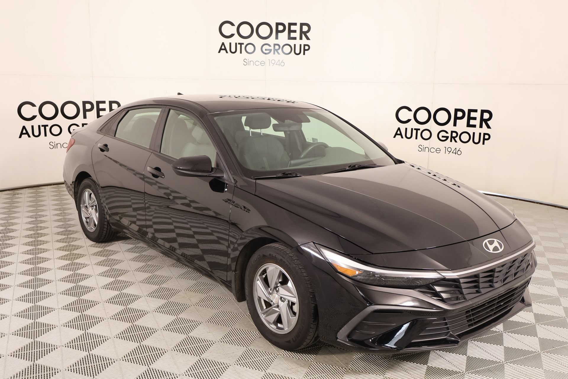 Used 2024 Hyundai Elantra SE FWD video 1