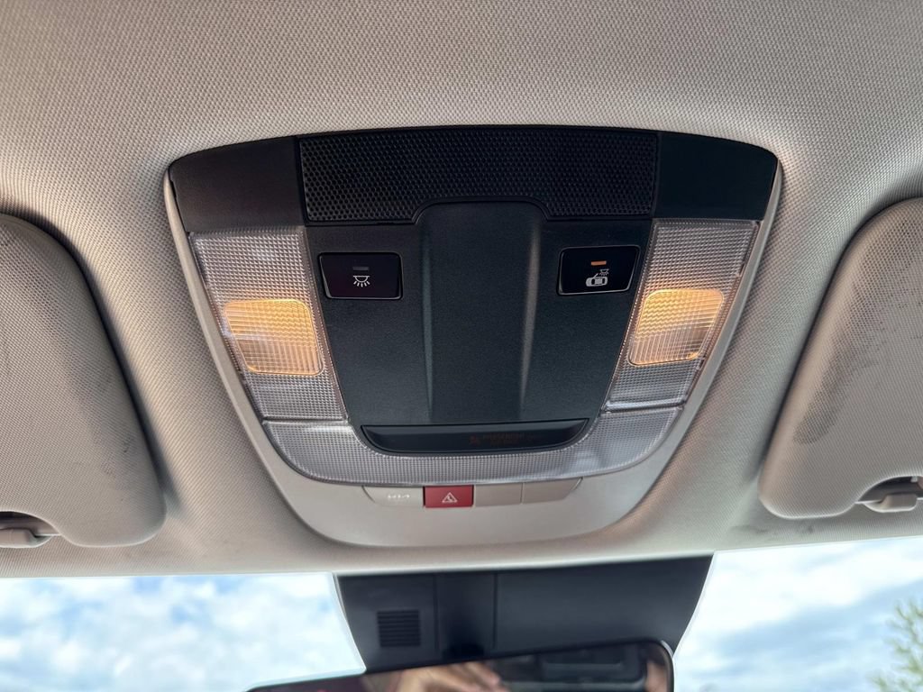 Used 2025 Kia Sportage EX FWD image 43
