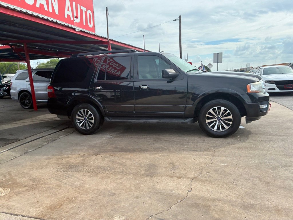 Used 2015 Ford Expedition XLT w/ Equipment Group 201A RWD image 4