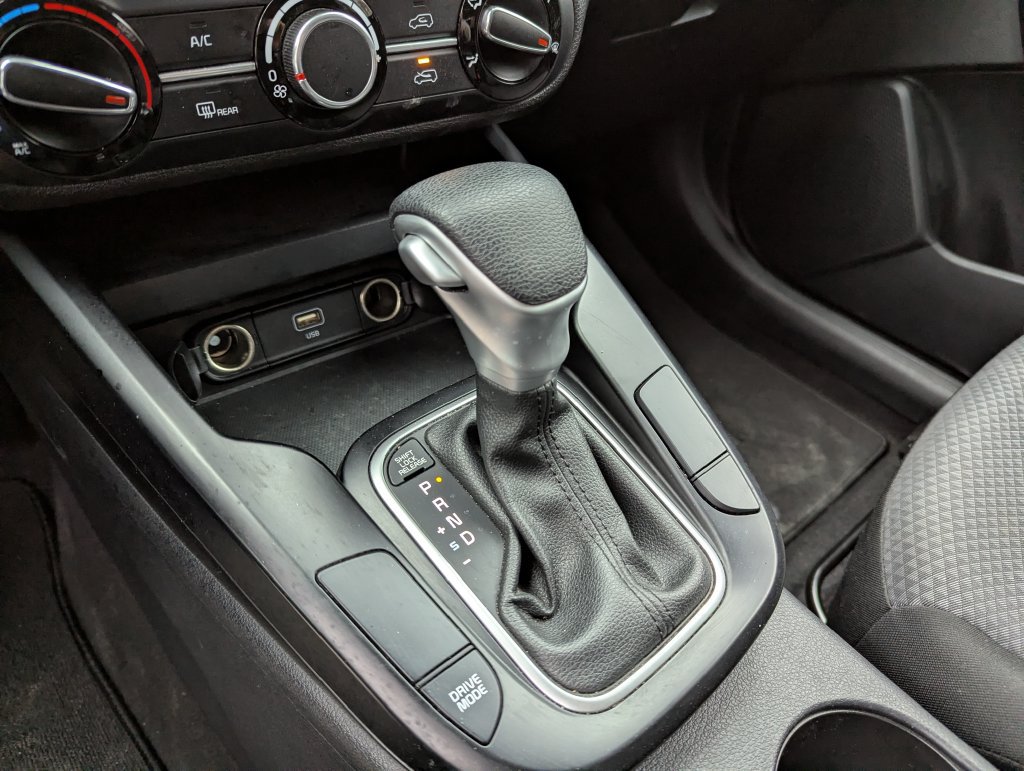 Used 2024 Kia Soul LX w/ LX Technology Package FWD image 12