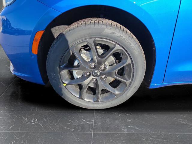 New 2026 Chrysler Pacifica Select w/ S Appearance Package image 37