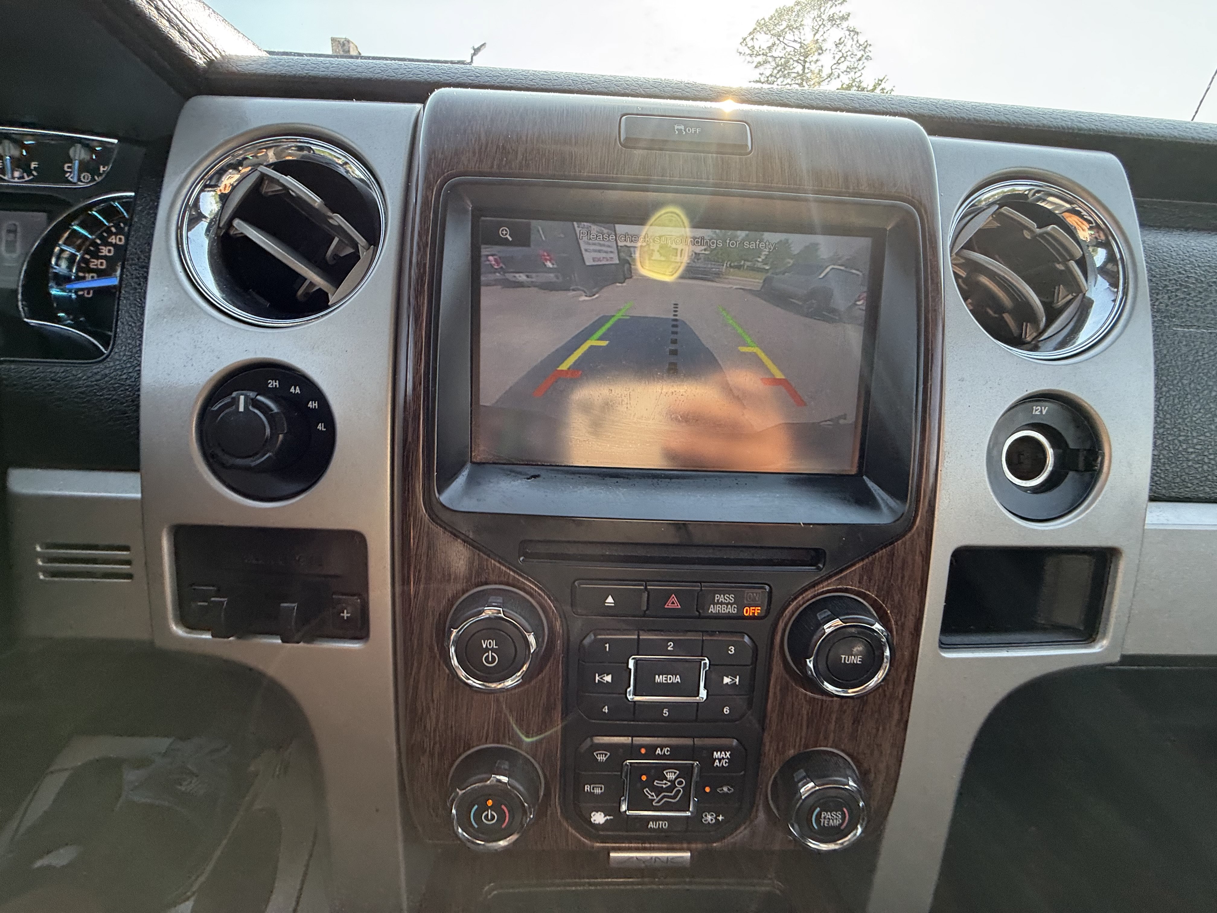 Used 2014 Ford F150 Lariat w/ Equipment Group 501A Mid AWD/4WD image 19