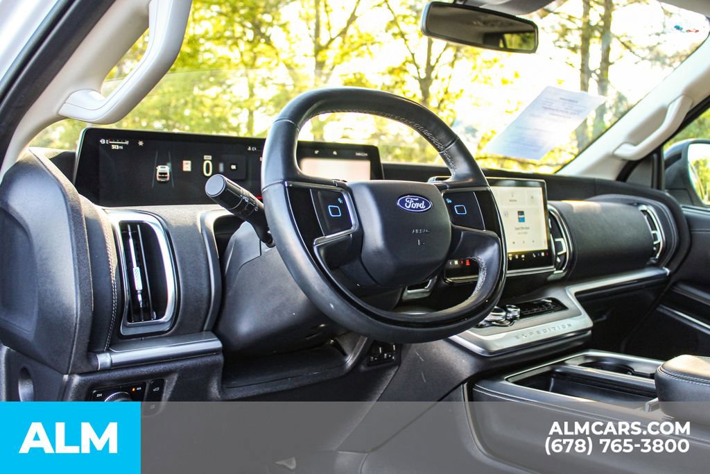 Used 2025 Ford Expedition Max Platinum AWD/4WD image 34