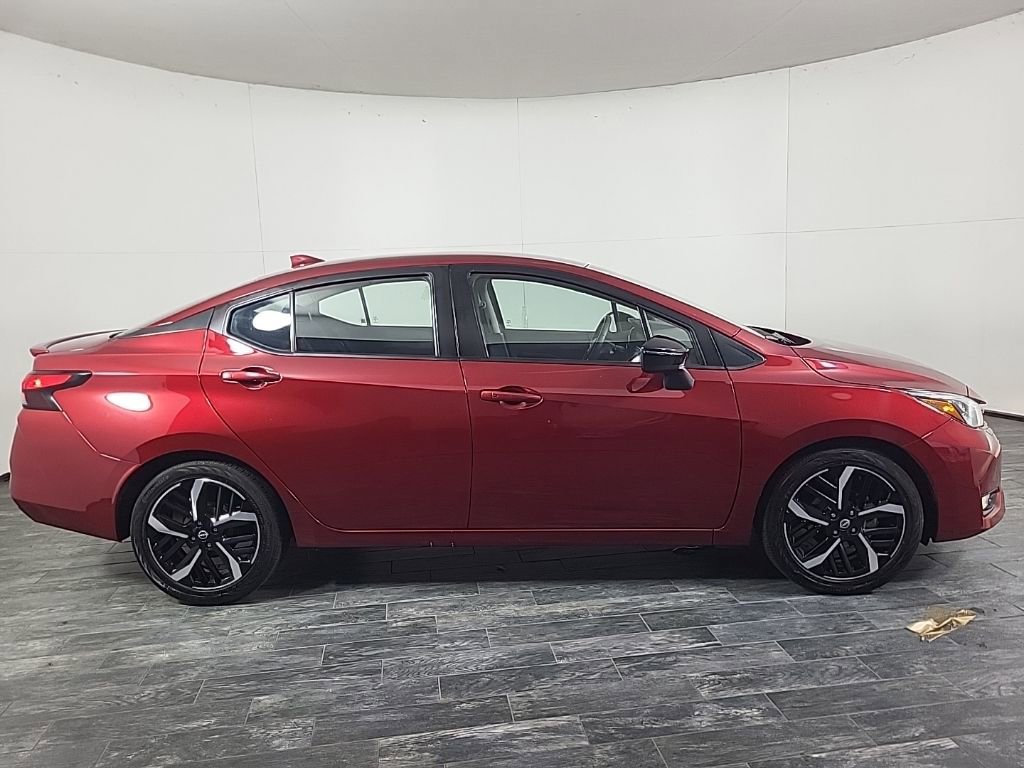 Used 2024 Nissan Versa SR image 4