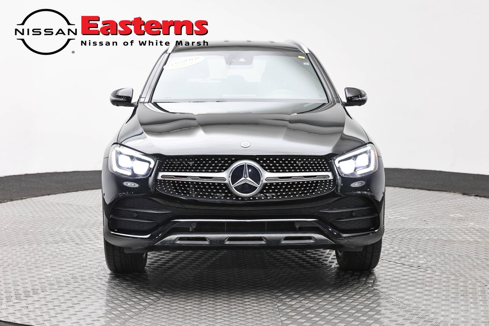 Used 2022 Mercedes-Benz GLC 300 4MATIC w/ AMG Line image 2