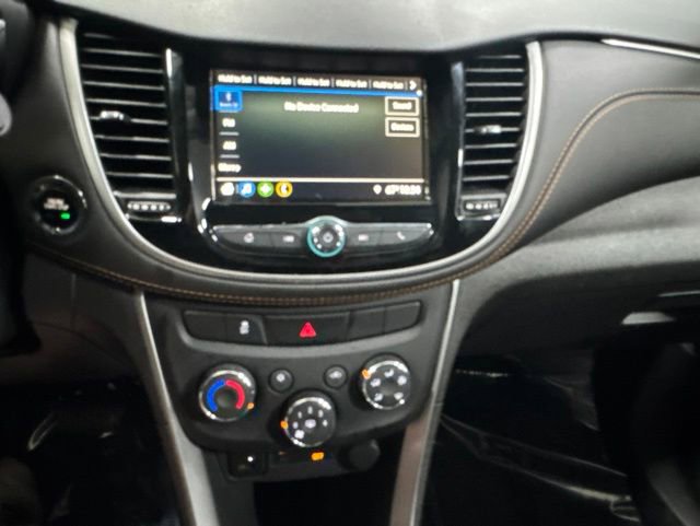 Used 2019 Chevrolet Trax LT w/ LT Convenience Package FWD image 16