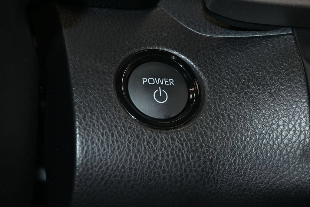 Used 2025 Toyota Camry XLE FWD image 22
