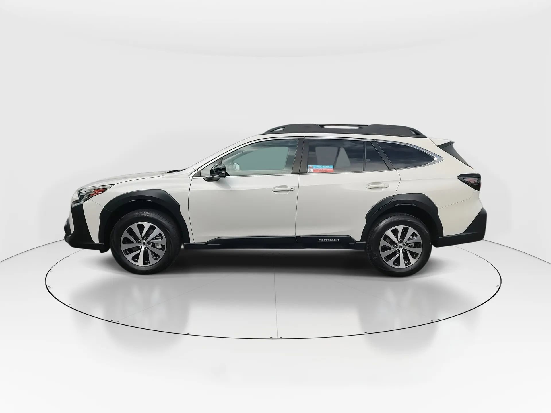 Used 2023 Subaru Outback Premium image 5