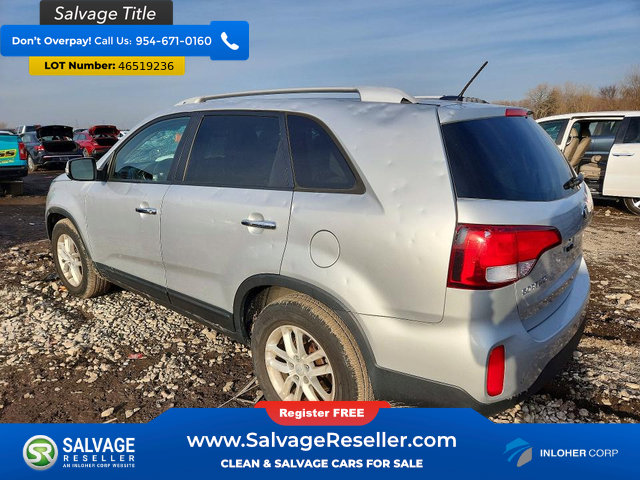 Used 2015 Kia Sorento LX image 2