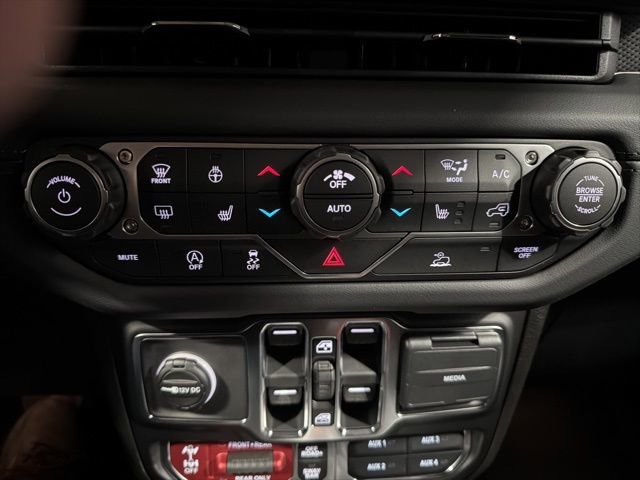 New 2026 Jeep Wrangler Unlimited Rubicon w/ Technology Group image 27
