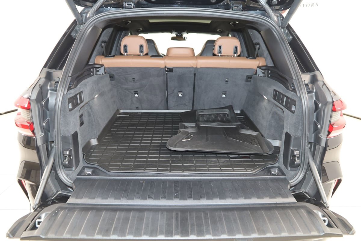Used 2021 BMW X5 M w/ Executive Package image 69