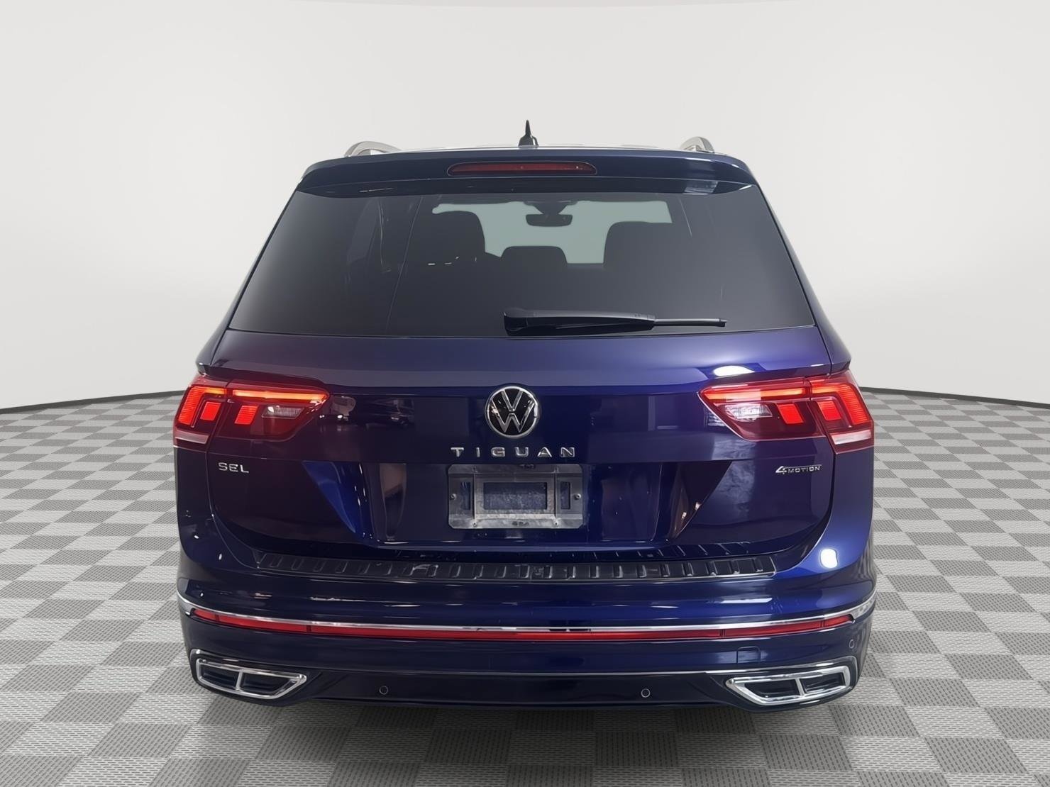 Used 2023 Volkswagen Tiguan SEL R-Line image 5