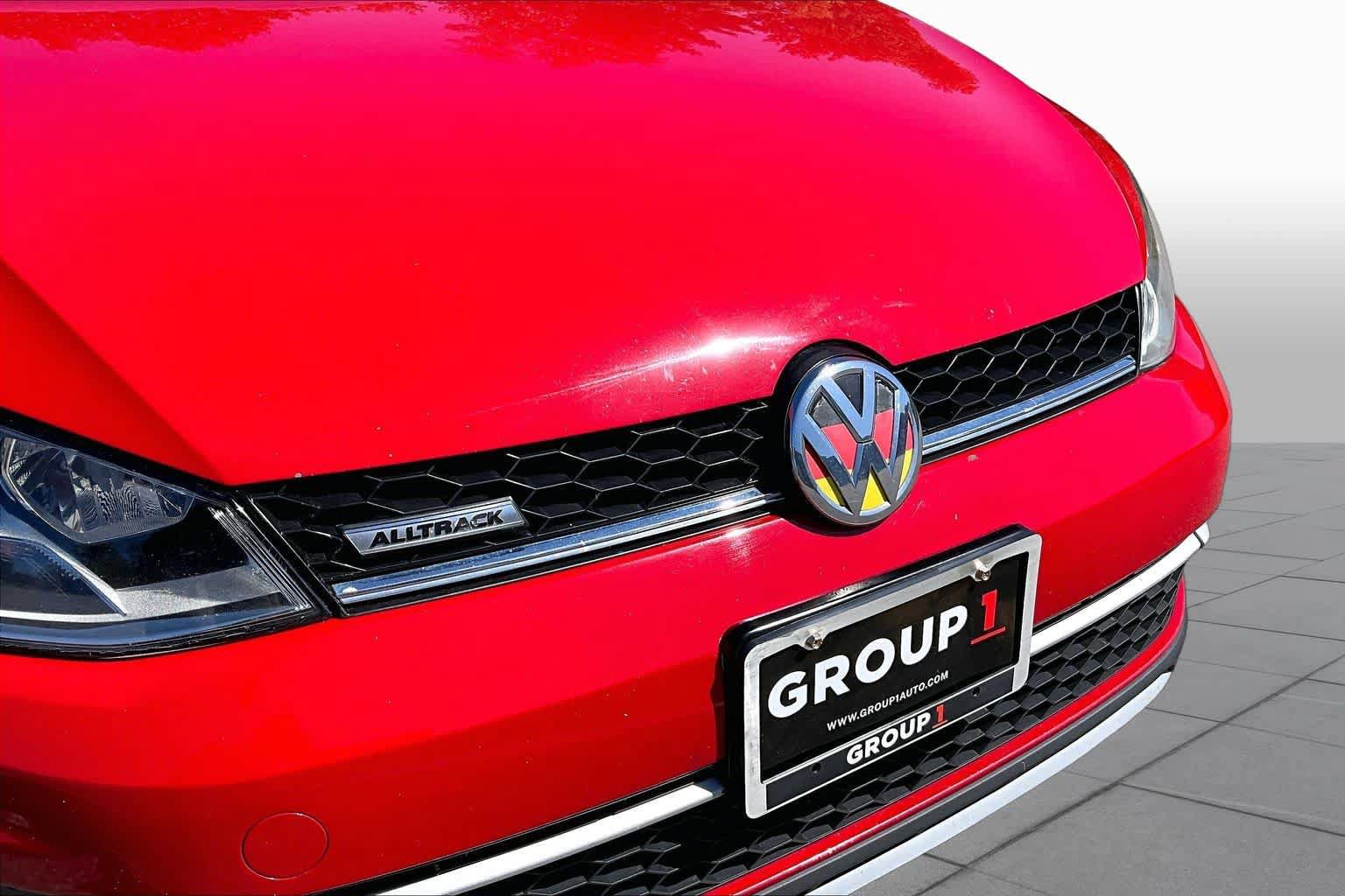 Used 2017 Volkswagen Golf Alltrack SE AWD/4WD image 32