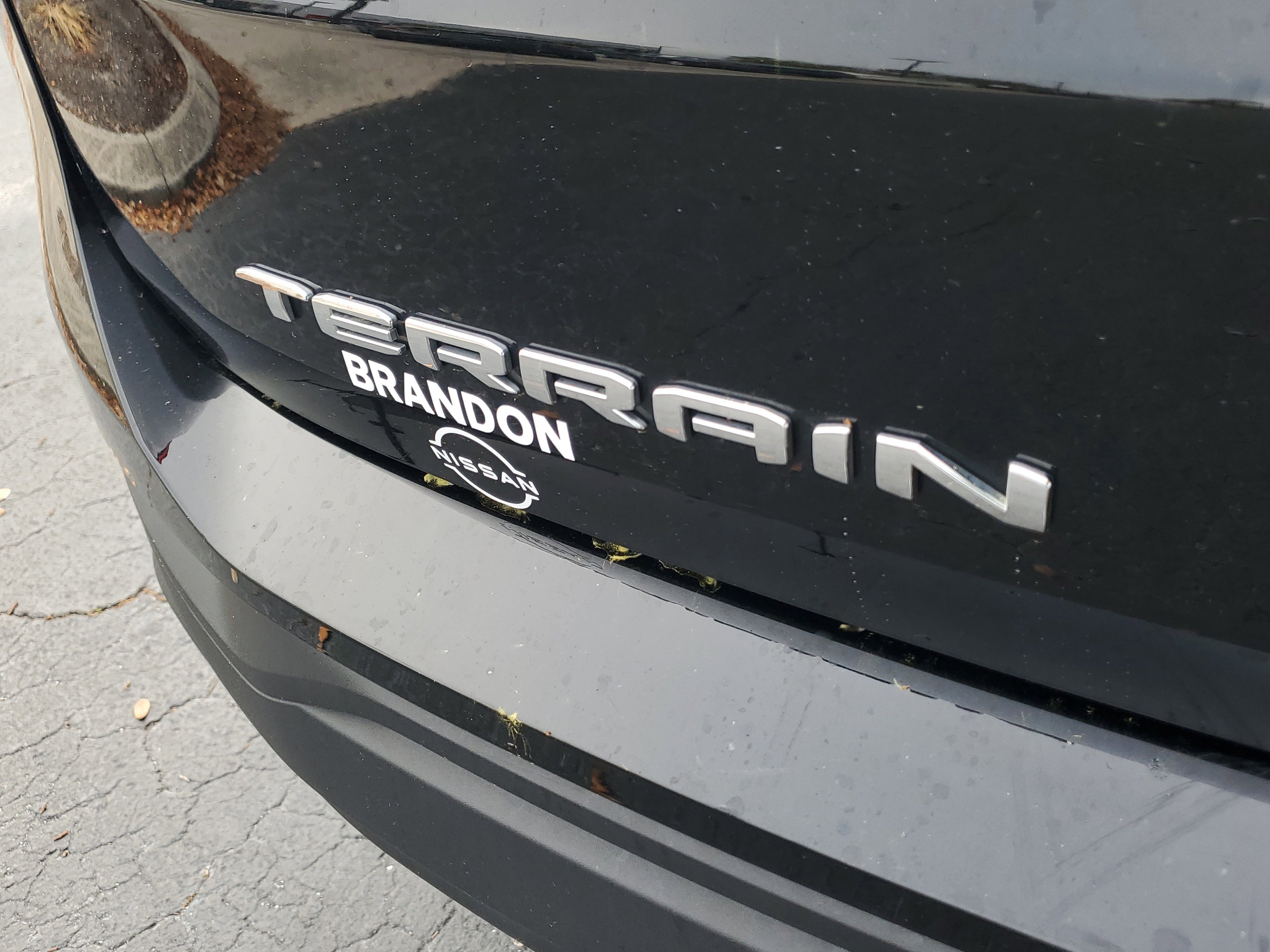 Used 2024 GMC Terrain SLE image 8