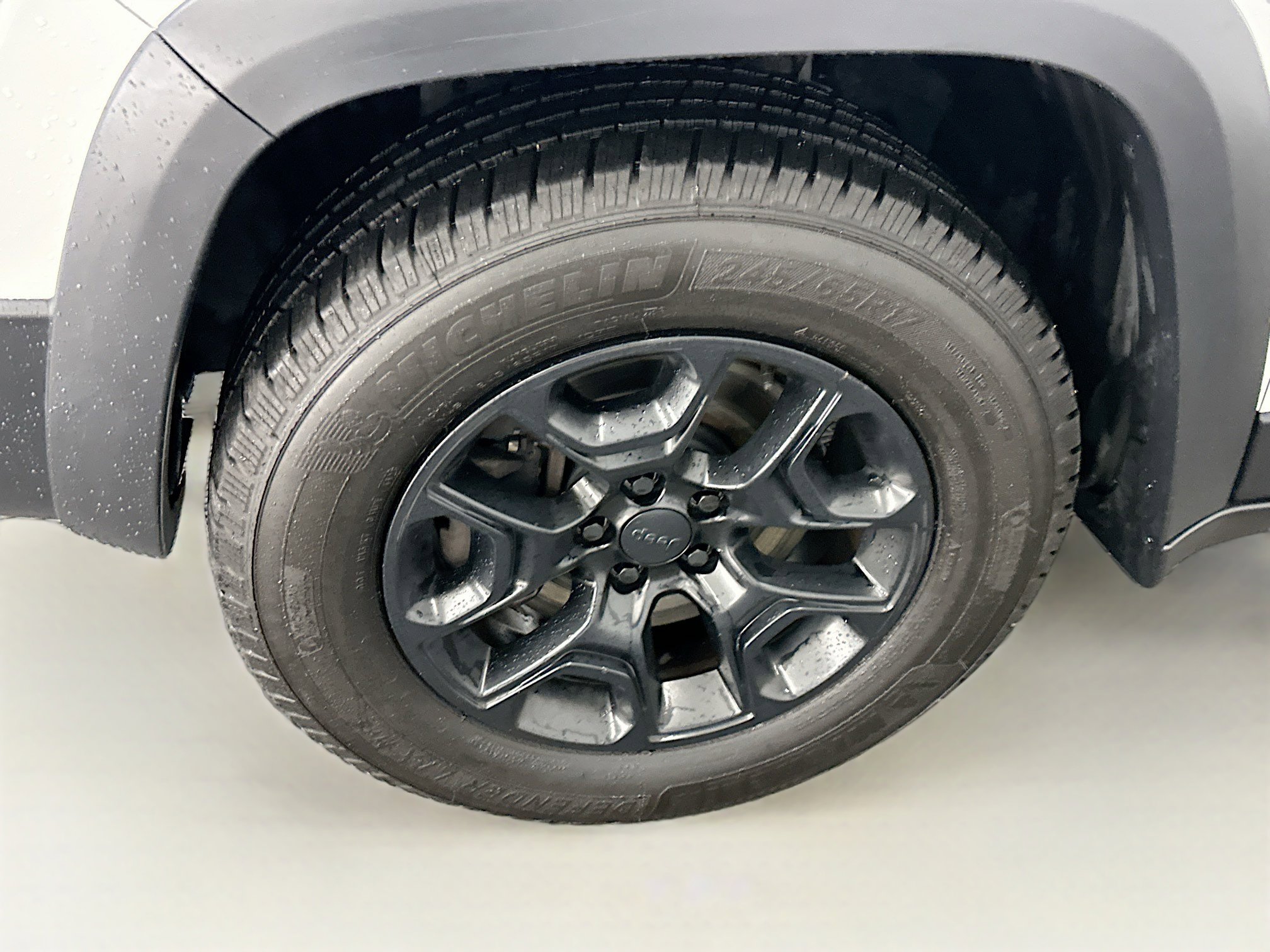 Used 2020 Jeep Cherokee Trailhawk w/ Cold Weather Group image 11