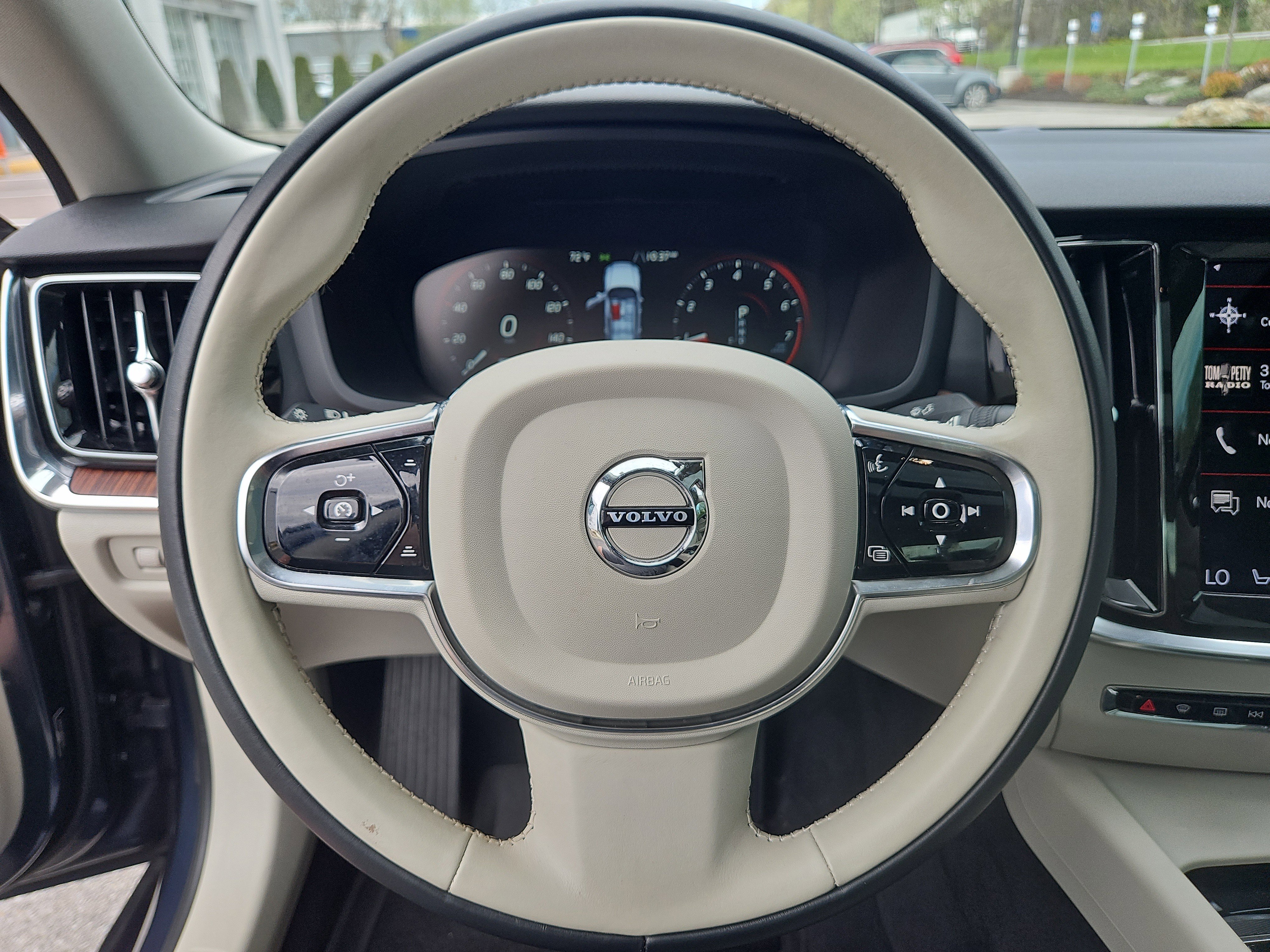 Used 2021 Volvo S60 T5 Momentum w/ Premium Package FWD image 20