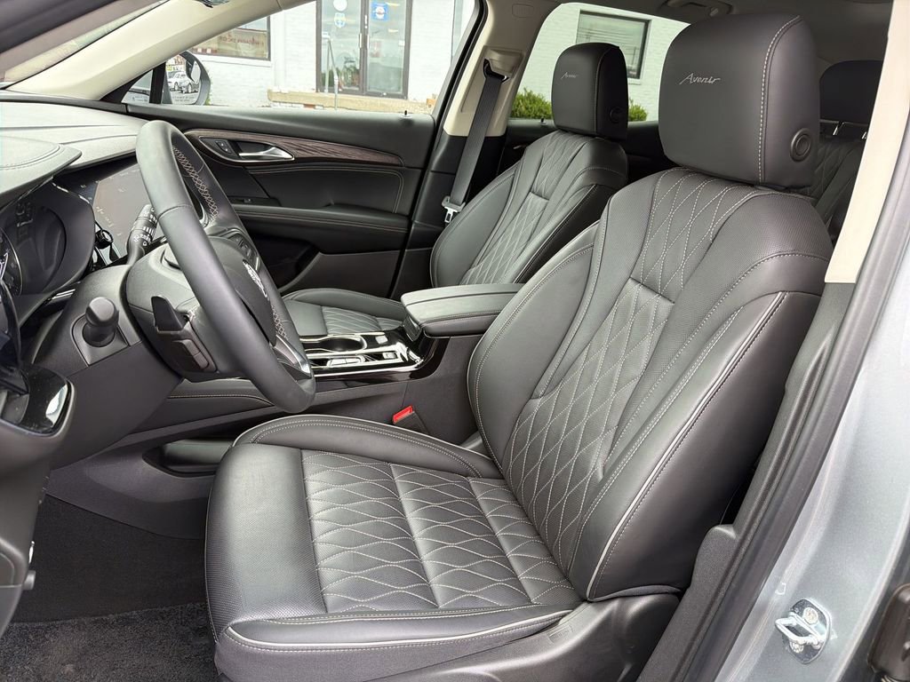 Used 2023 Buick Envision Avenir AWD/4WD image 17