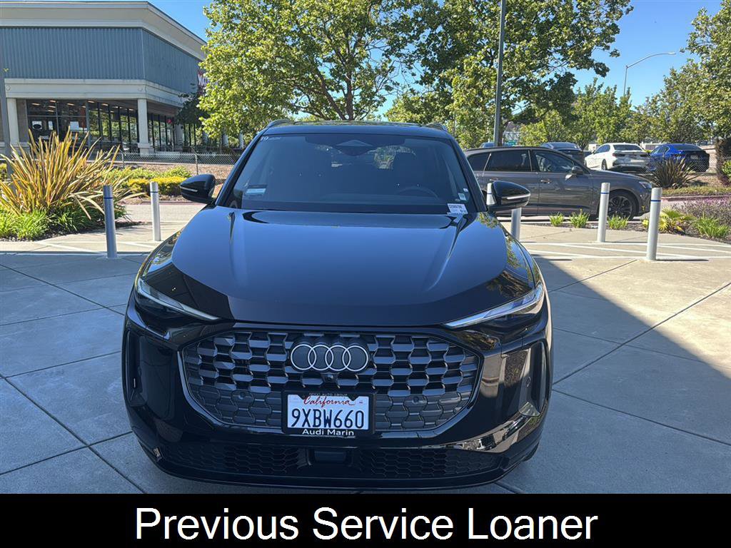 Used 2025 Audi Q5 Premium w/ Convenience Package image 2