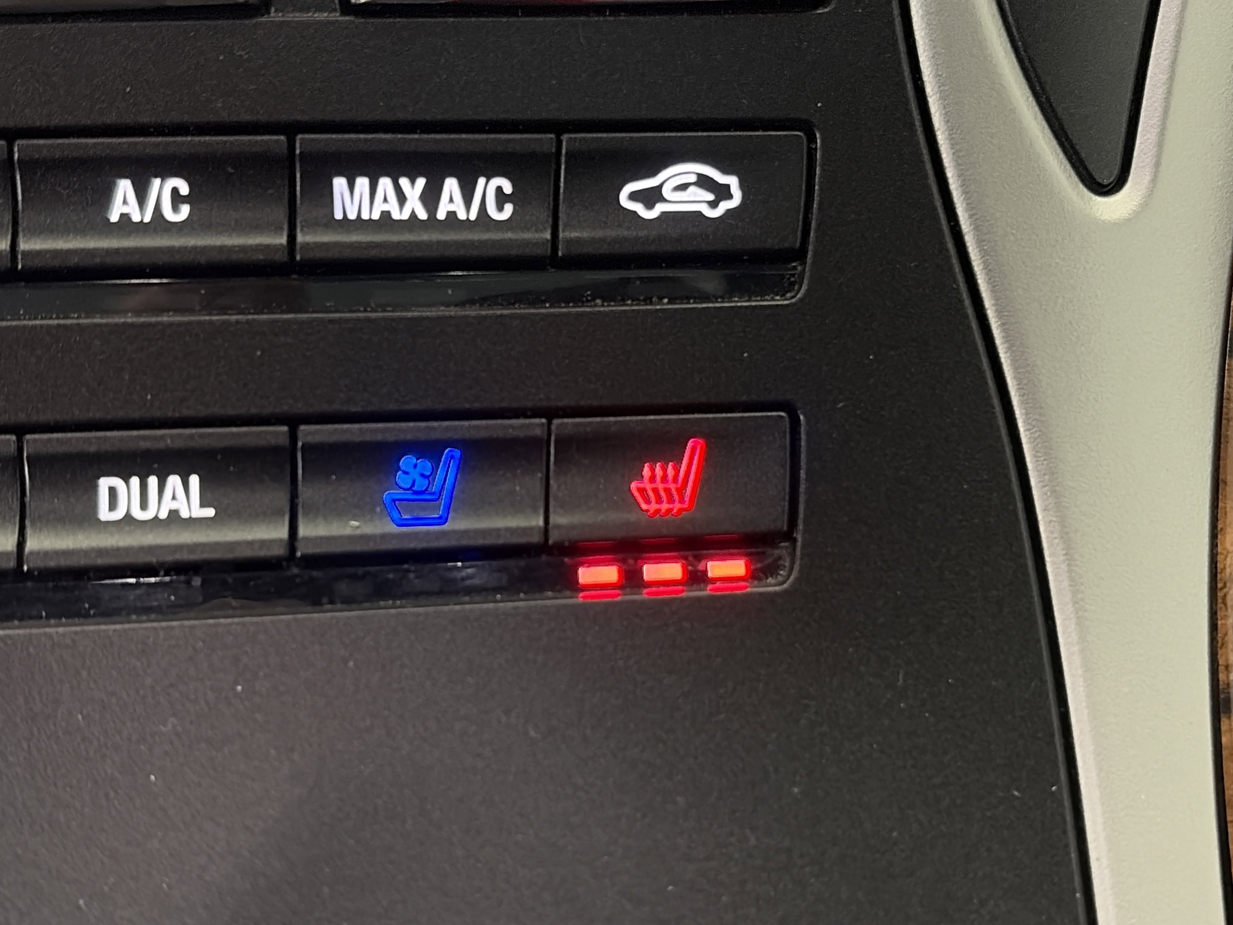 Used 2019 Lincoln Nautilus Reserve image 27