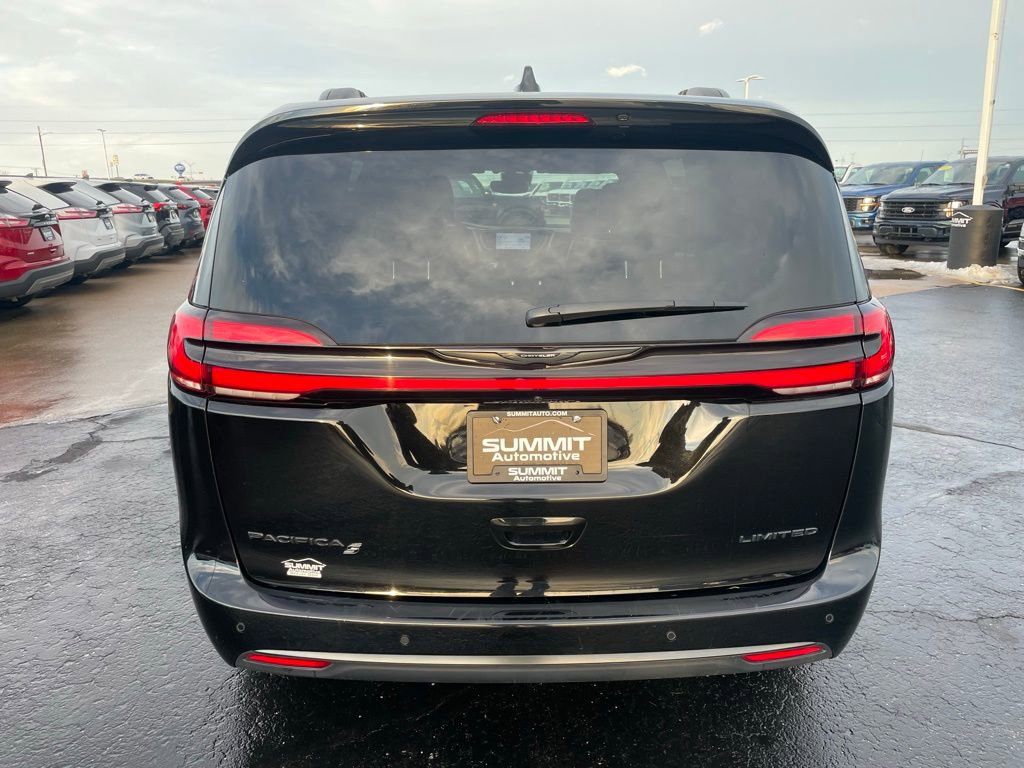 Used 2025 Chrysler Pacifica Limited image 34