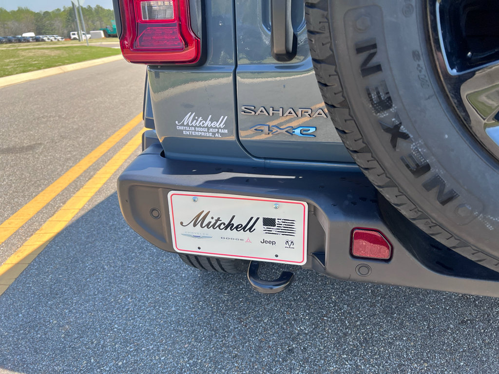 Used 2025 Jeep Wrangler Sahara w/ Safety Group image 8