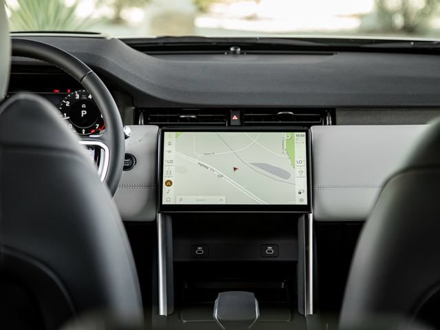 New 2024 Land Rover Discovery Sport Dynamic SE AWD/4WD image 18