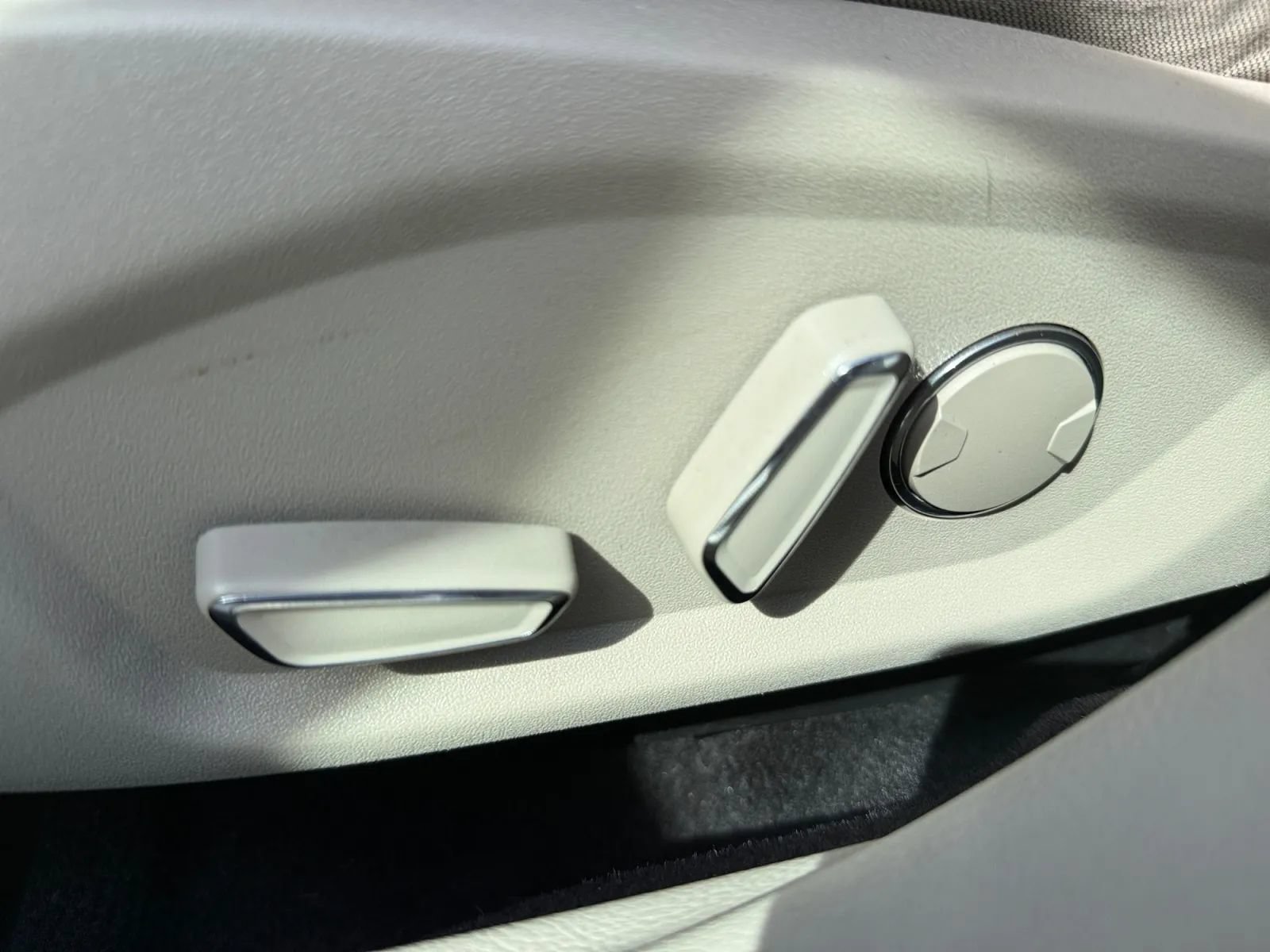 Used 2017 Ford Fusion SE w/ Fusion SE Technology Package FWD image 17
