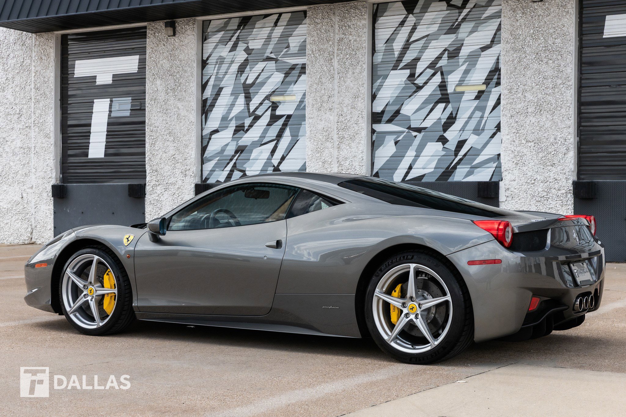 Used 2011 Ferrari 458 Italia Coupe RWD image 11
