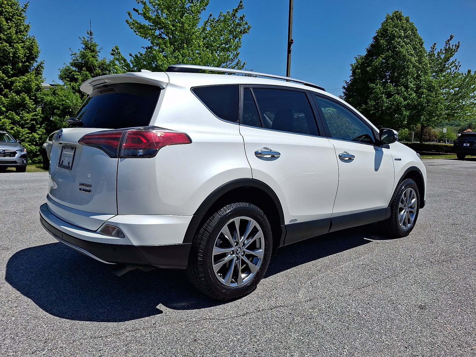 Used 2018 Toyota RAV4 Limited w/ Advanced Technology Package AWD/4WD image 6