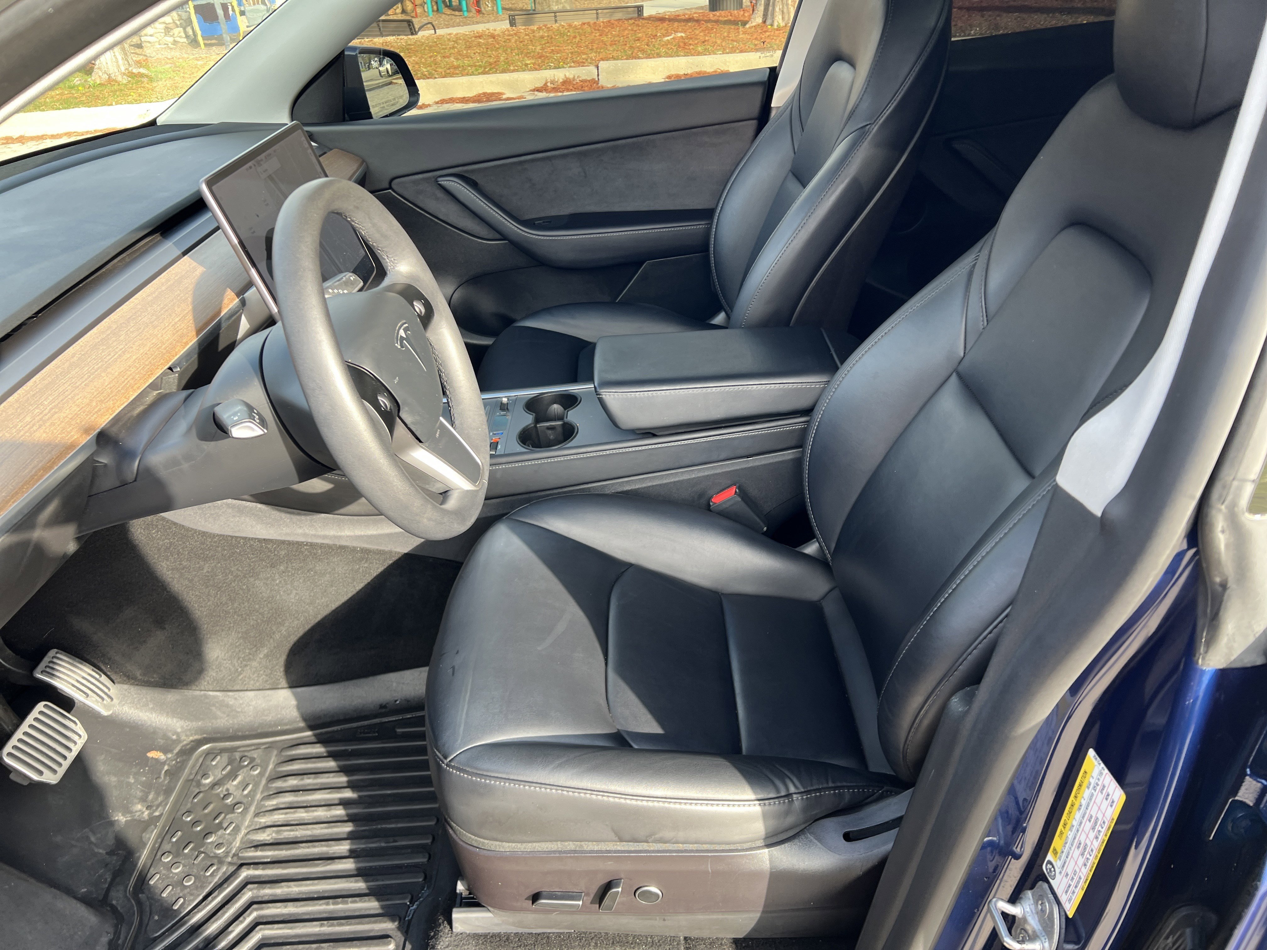 Used 2021 Tesla Model Y Long Range image 16