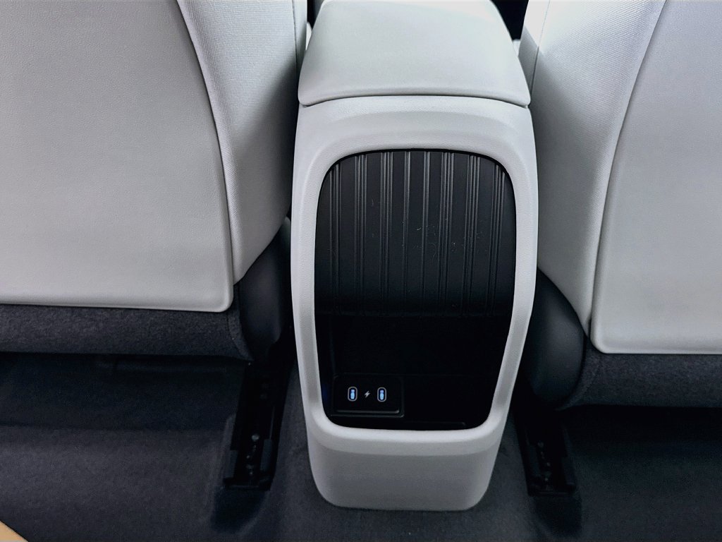New 2027 Hyundai Kona SE FWD image 25