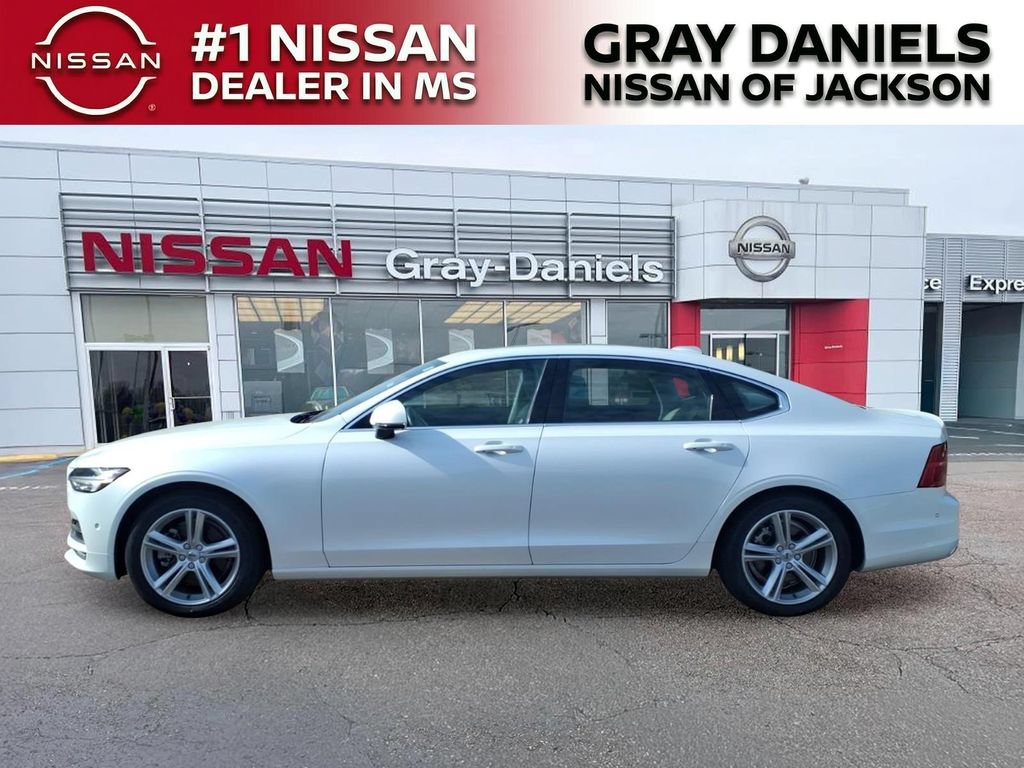 Used 2018 Volvo S90 T5 Momentum w/ Convenience Package FWD image 4