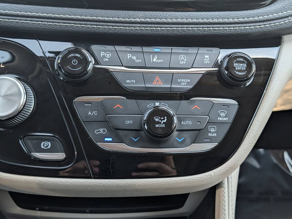 Used 2022 Chrysler Pacifica Limited FWD image 20