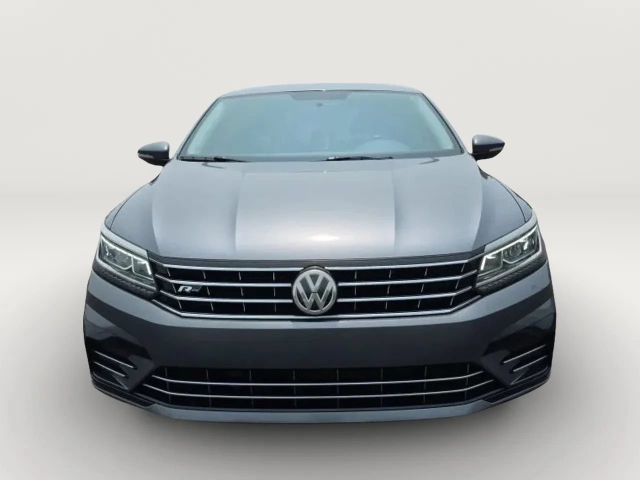 Used 2017 Volkswagen Passat 1.8T R-Line FWD image 4