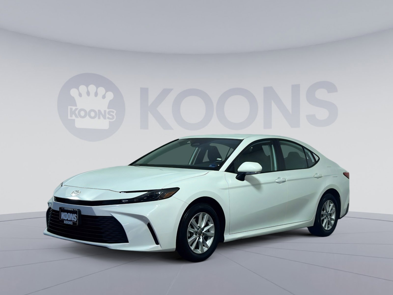 Used 2025 Toyota Camry LE image 1