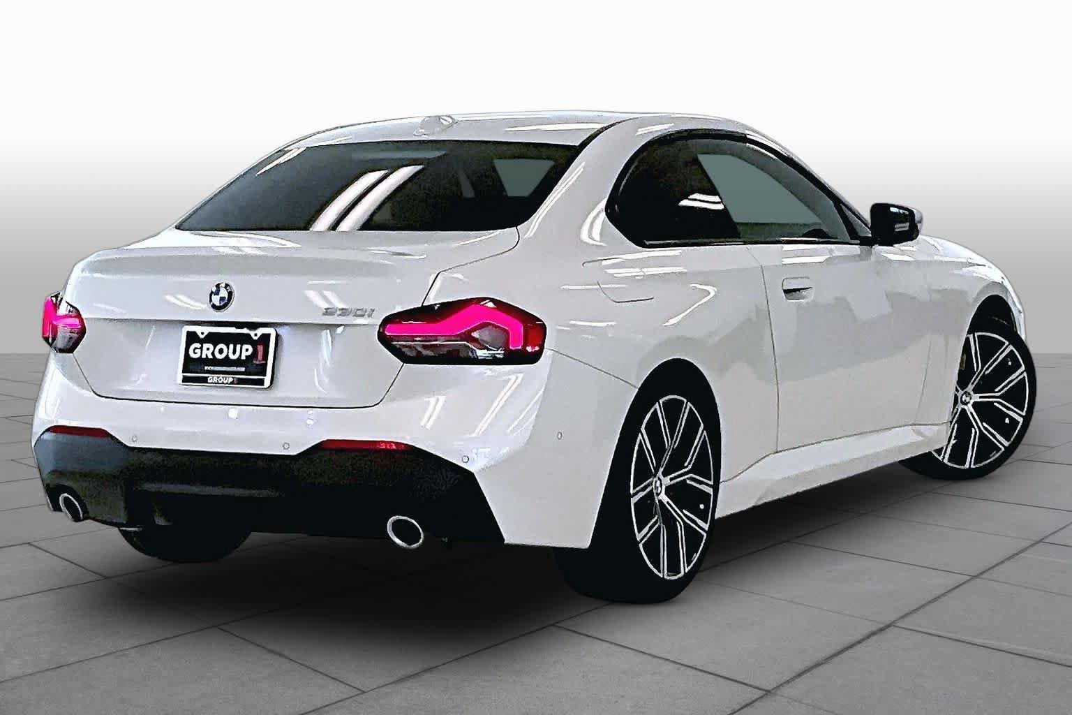 Used 2023 BMW 230i Coupe w/ Premium Package RWD image 11