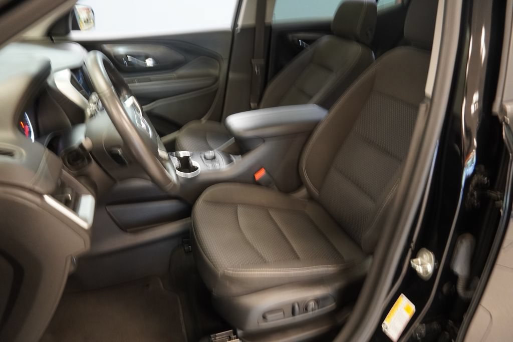 Used 2023 GMC Terrain SLE w/ Driver Convenience Package AWD/4WD image 4