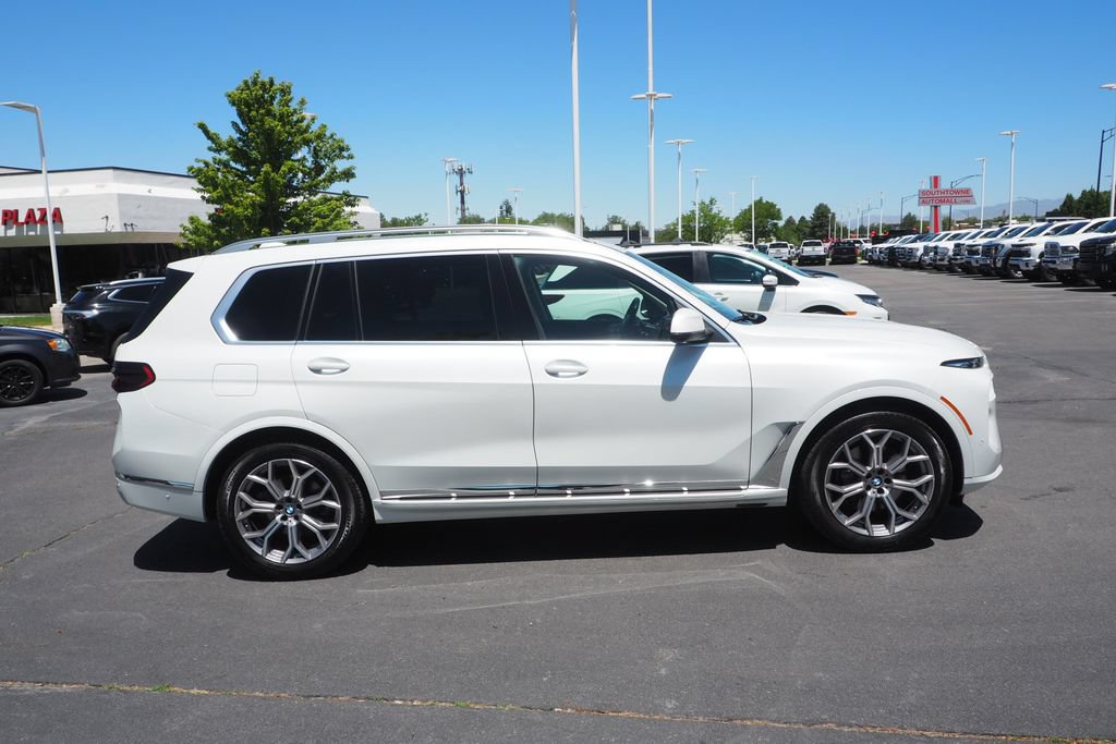 Used 2026 BMW X7 xDrive40i AWD/4WD image 8