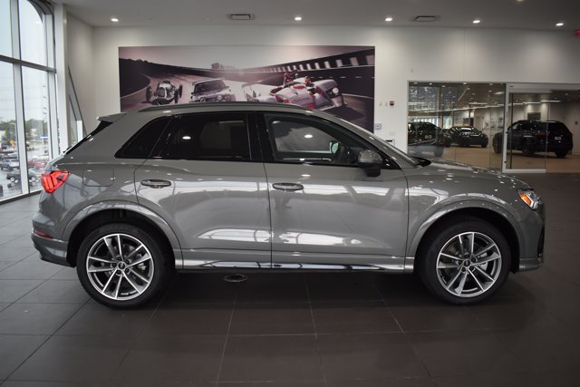 Used 2025 Audi Q3 2.0T Premium w/ Convenience Package AWD/4WD image 8