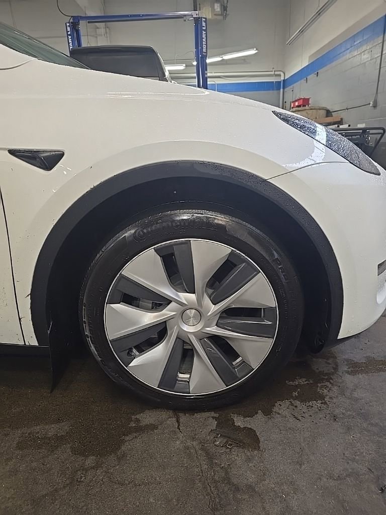 Used 2023 Tesla Model Y Long Range image 16