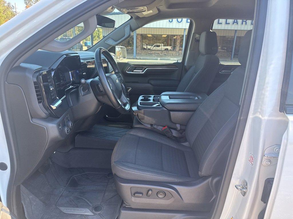 Used 2024 Chevrolet Silverado 1500 LT w/ Protection Package image 4