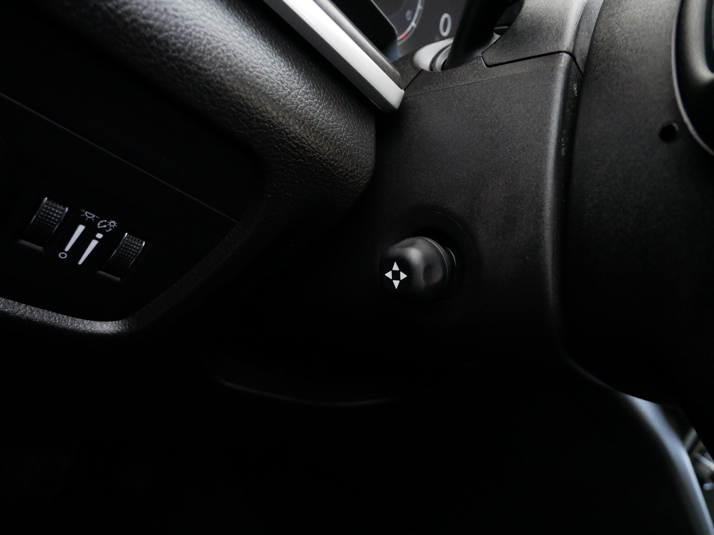 Certified 2023 Jeep Grand Cherokee Limited w/ Luxury Tech Group II image 27