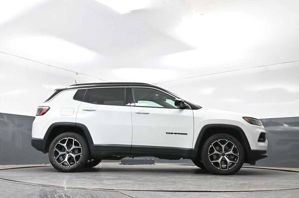 Used 2025 Jeep Compass Limited AWD/4WD image 49