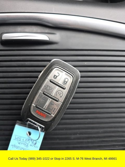 Used 2023 Chrysler Pacifica Touring-L FWD image 30