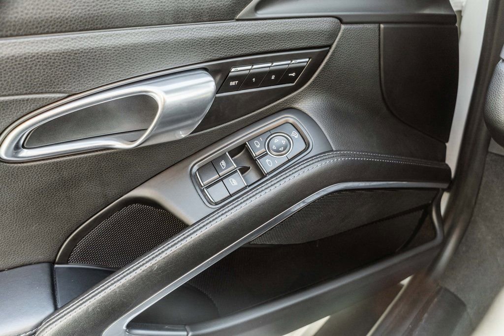 Used 2018 Porsche 718 Boxster GTS RWD image 16