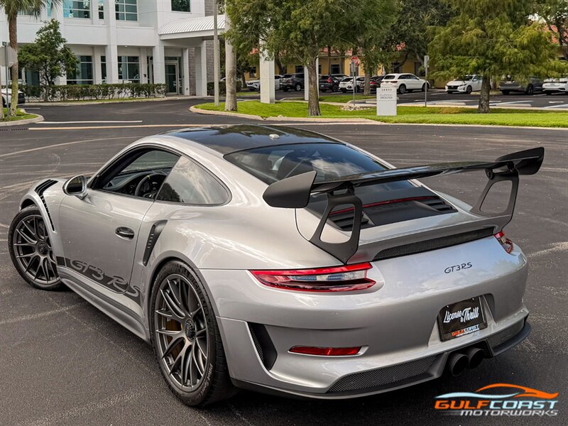 Used 2019 Porsche 911 GT3 RS w/ Weissach Package RWD image 44