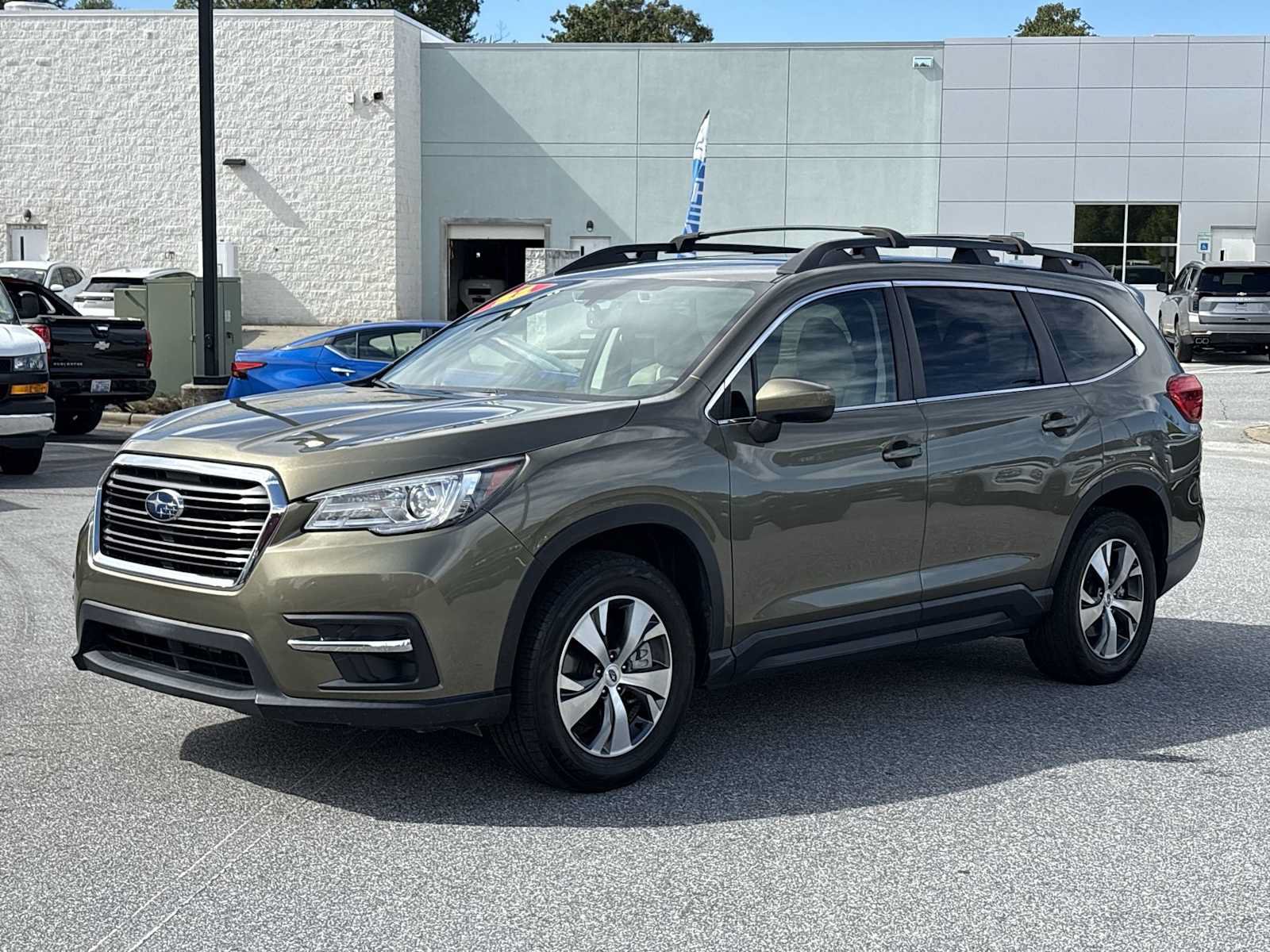Used 2022 Subaru Ascent Premium w/ Convenience Package AWD/4WD image 2