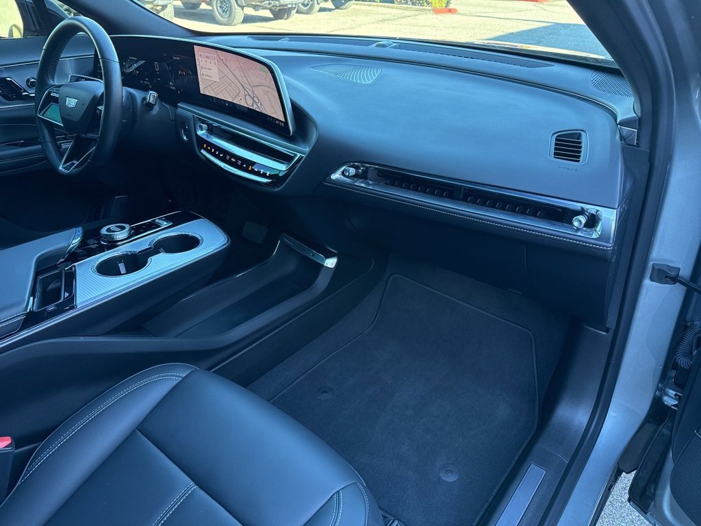Used 2024 Cadillac Lyriq Tech w/ Driver Assist Package image 22