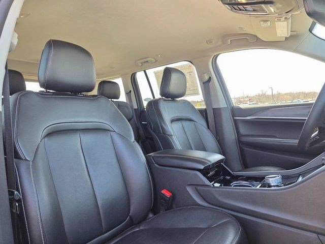 Certified 2023 Jeep Grand Cherokee Limited w/ Black Appearance Package AWD/4WD image 20