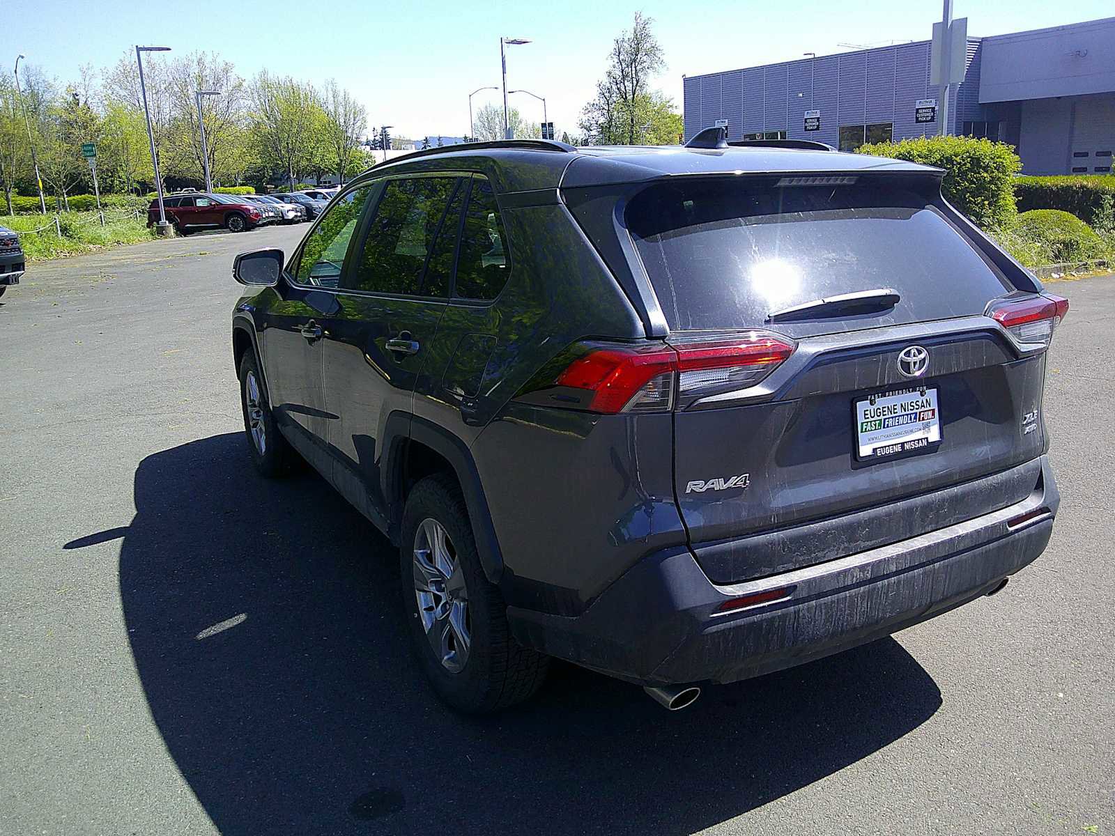 Used 2022 Toyota RAV4 XLE w/ Convenience Package AWD/4WD image 3